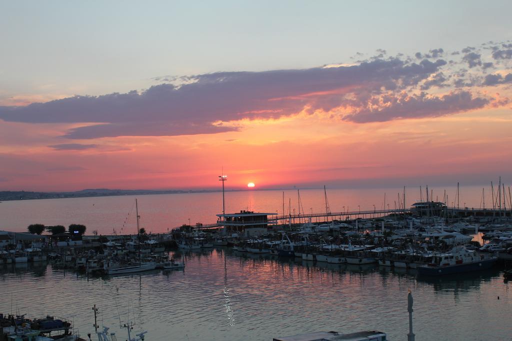 Hotel Olympia Gabicce Mare Chambre photo
